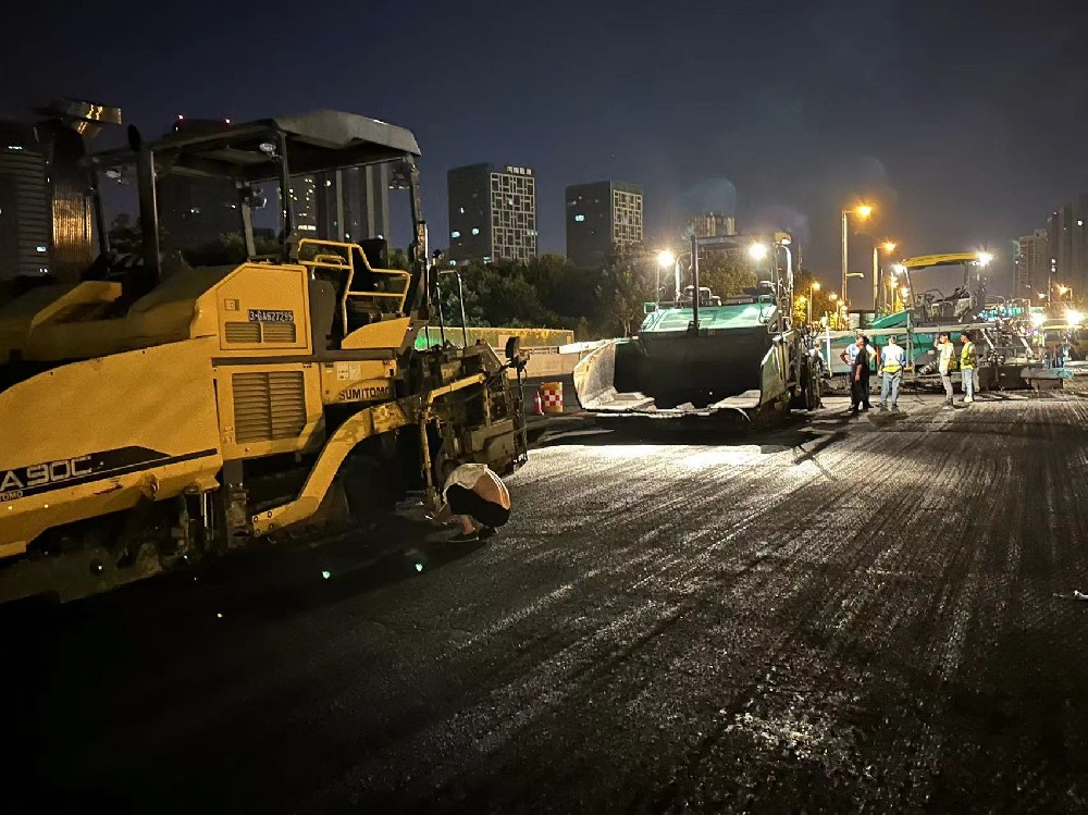 郑州沥青路面与水泥路面比较