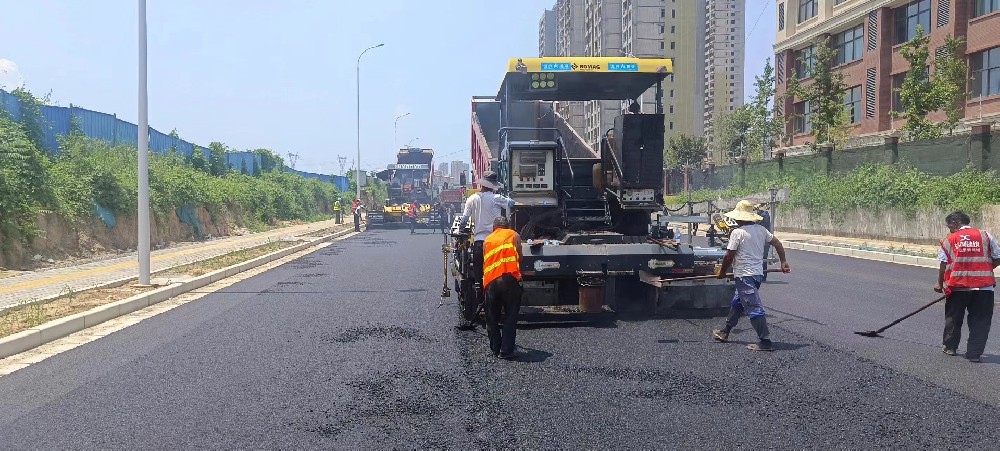 郑州沥青混凝土路面施工接缝