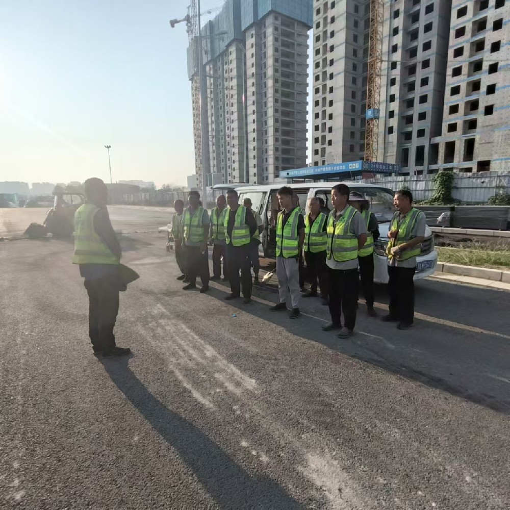 郑州五龙口沥青路面摊铺施工