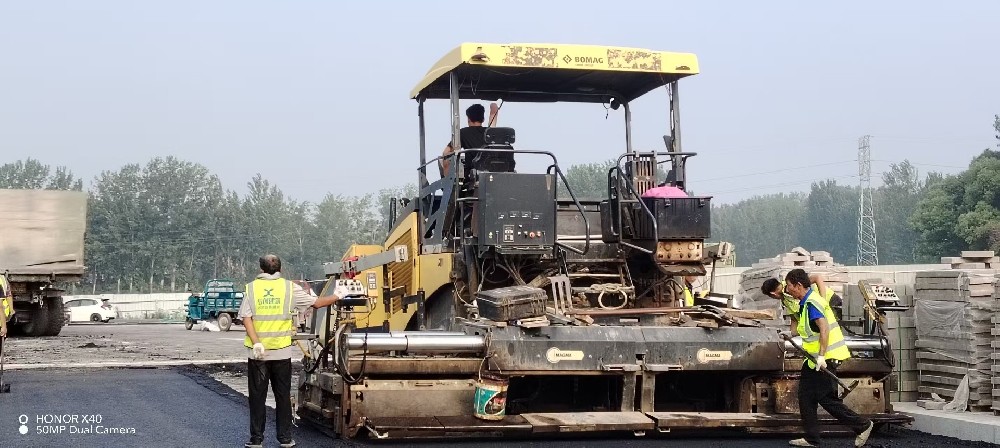 郑州沥青路面施工厂家给新手司机的小提醒：好路面，更护车