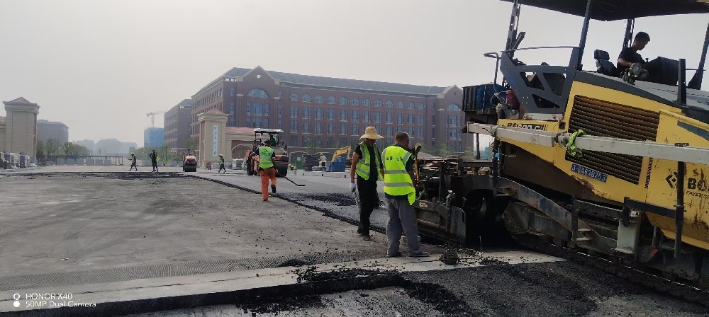 郑州沥青路面施工团队​感谢那些“挑刺”的客户，是你们让我们更好