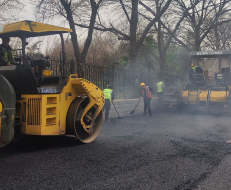 郑州沥青混凝土路面施工的轻量化与粘结适配方案