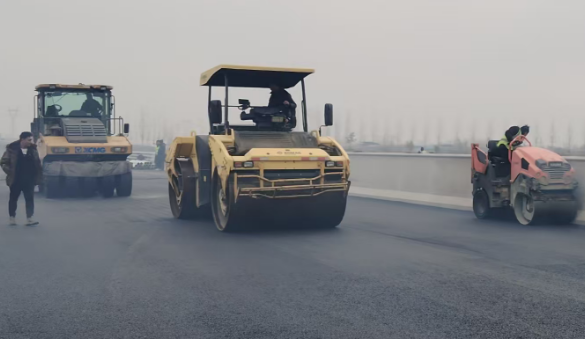 郑州沥青路面施工中的现场管理与协调措施