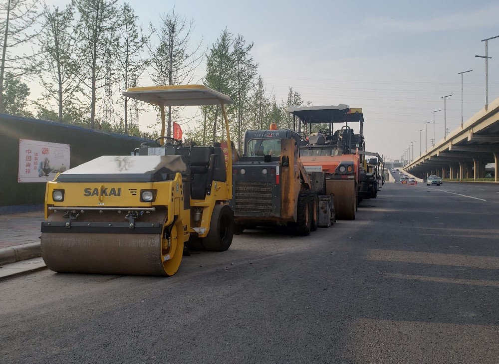 郑州沥青道路施工现场安全控制措施